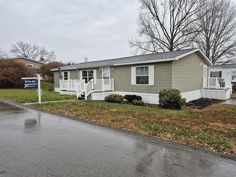 Exterior Image-0-Skyline Homette 120 Spreading Oaks Village