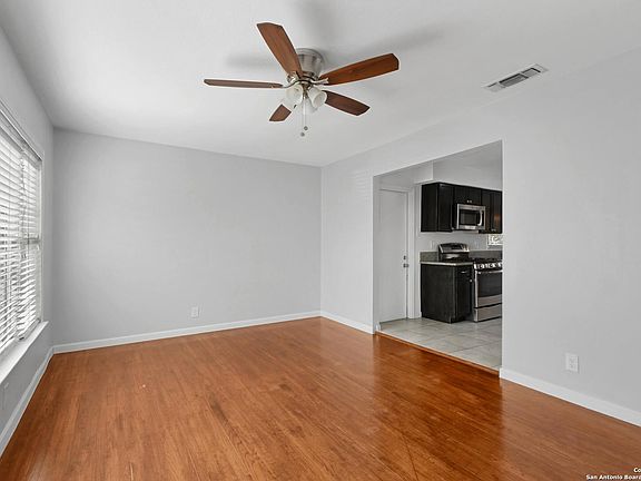 3rd image of 635 Sumner Dr