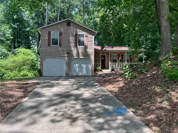 5389 Martins Crossing Rd, Stone Mountain, GA 30088