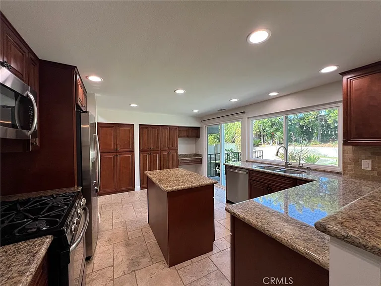25281 Parthenon Ave — Photo 1