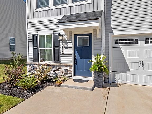 3rd image of 4551 Duparc Way