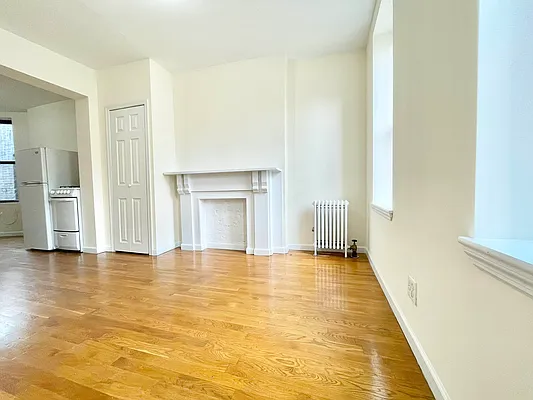 Rented by HOLTON REAL ESTATE INC. | media 15