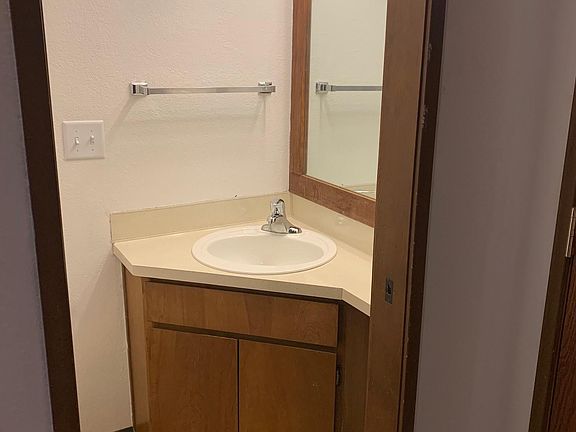 4th image of 19512 25th Ave NE #4