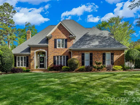 5016 Corrigan Ct, Charlotte, NC 28277
