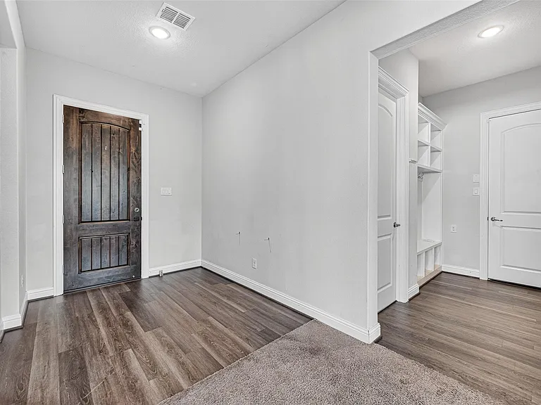24419 Avanti Dr — Photo 5