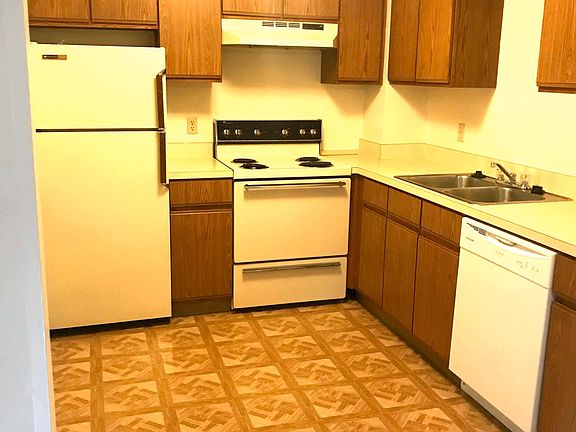 5th image of 6369 Saint Andrews Dr APT 5