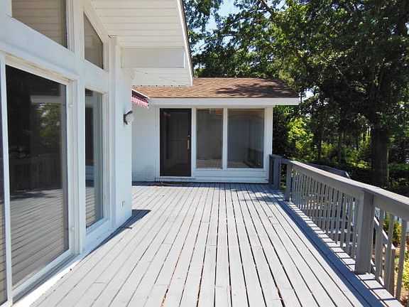 5th image of 504 Walnut Creek Dr