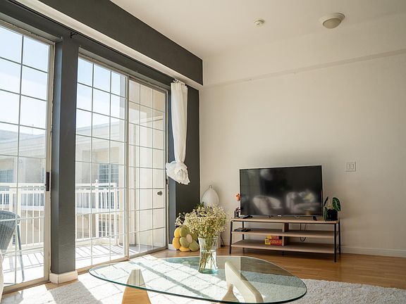 2nd image of 3225 Turtle Creek Blvd APT 1635