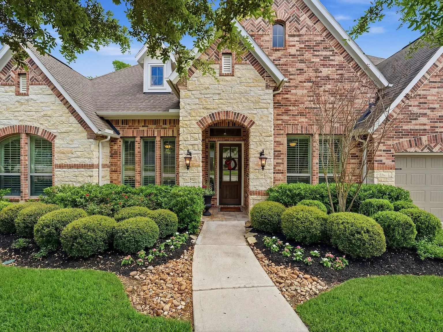 4 bed, 3.5 bath, 3544 sqft, $5,000 — Photo 2