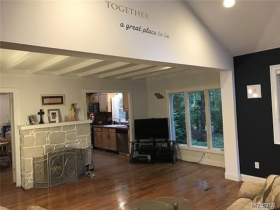 4th image of 141 Belleview Ave