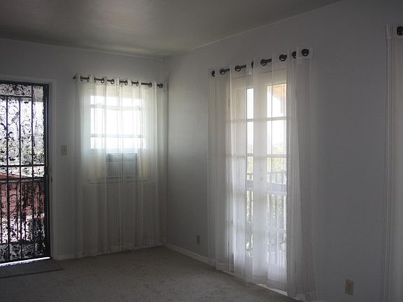 5th image of 3136 1/2 Chadwick Dr