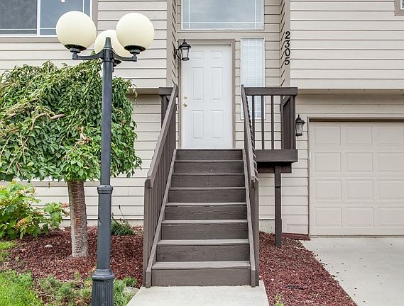 2nd image of 2305 Herndon Dr