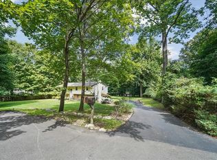 21 Mary Beth Dr, Airmont, NY 10901