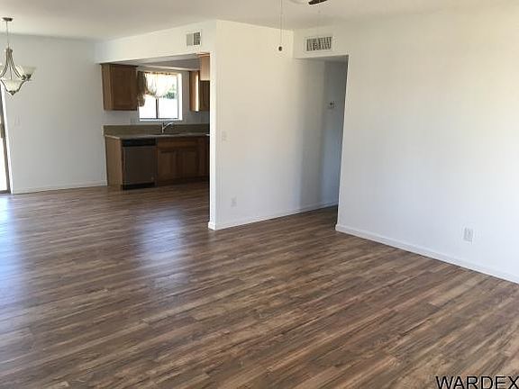 4th image of 2834 Karen Ave