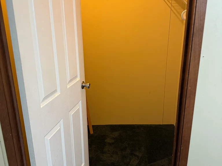 533 Houston St E — Photo 7