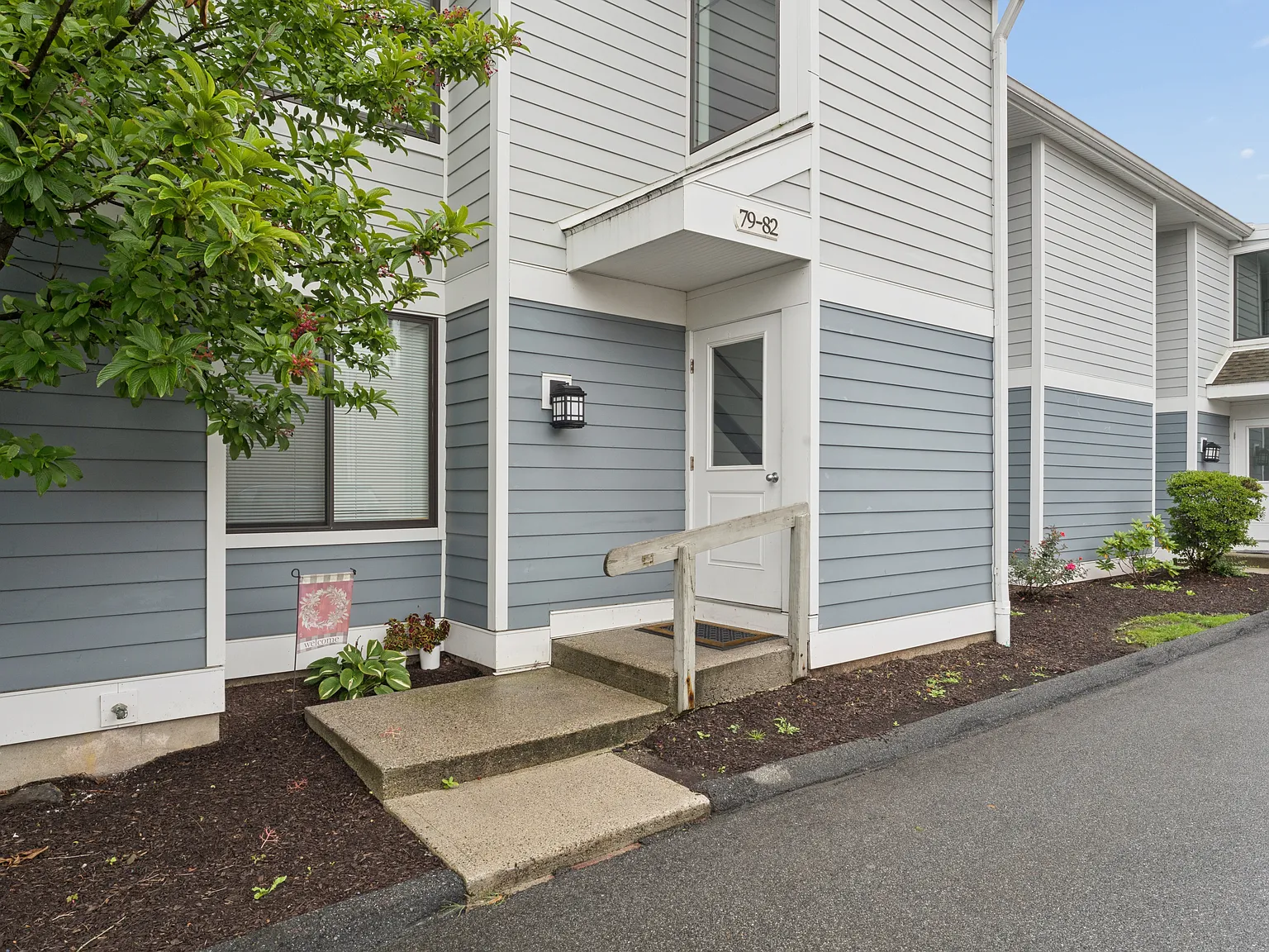 1 bed, 920 sqft, $2,300 — Photo 1