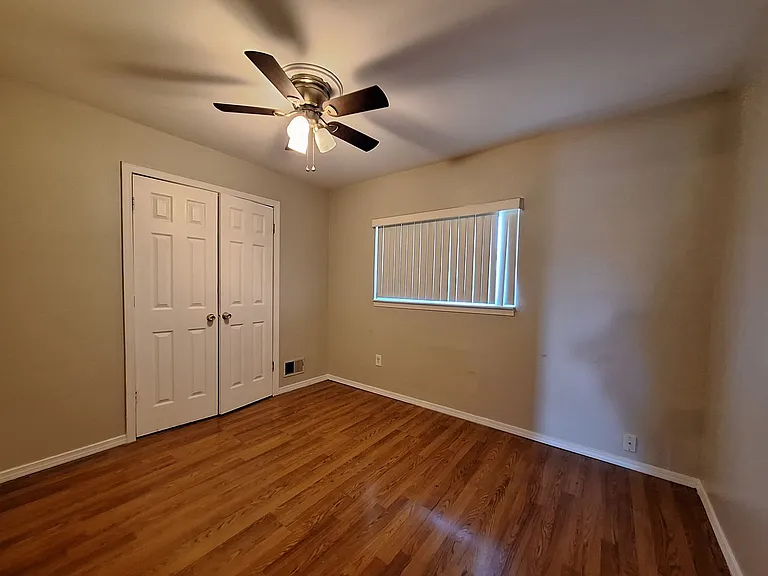 27067 Lawnwood St — Photo 11