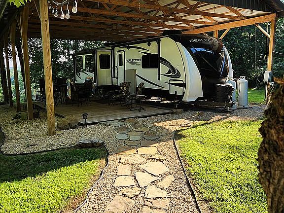 2nd image of 282 Hollis Ln