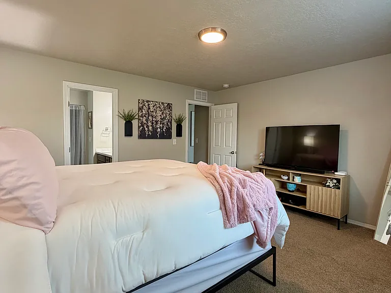12735 Kinaid St — Photo 11