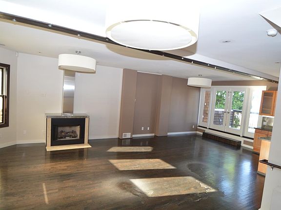 2nd image of 19 Buckingham Way