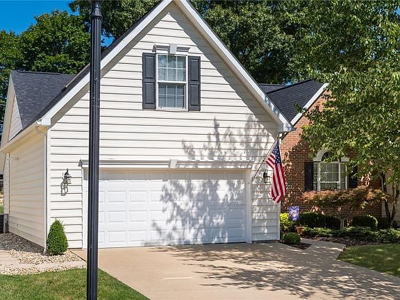 2nd image of 2958 Eagle Crest Dr