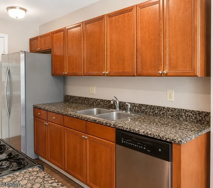 2 bed, 2.5 bath, 1230 sqft, $3,600 — Photo 3