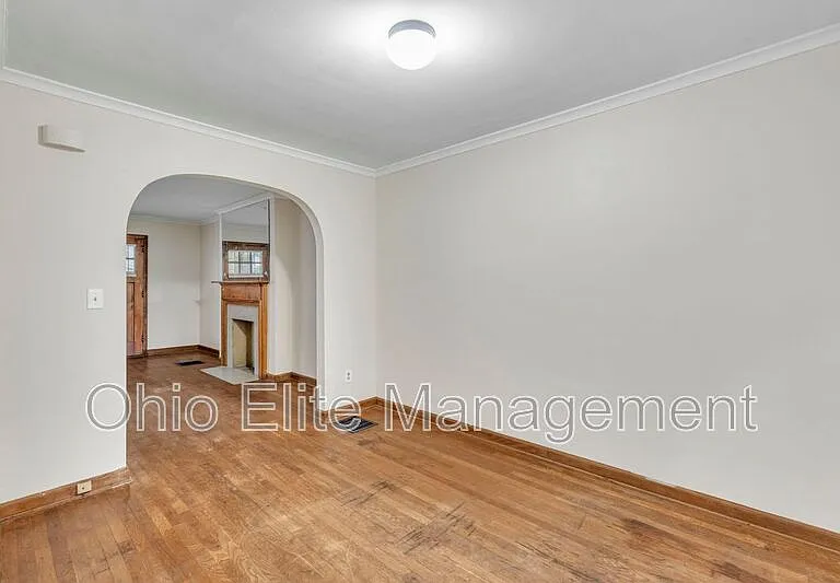 49 S Burgess Ave — Photo 11