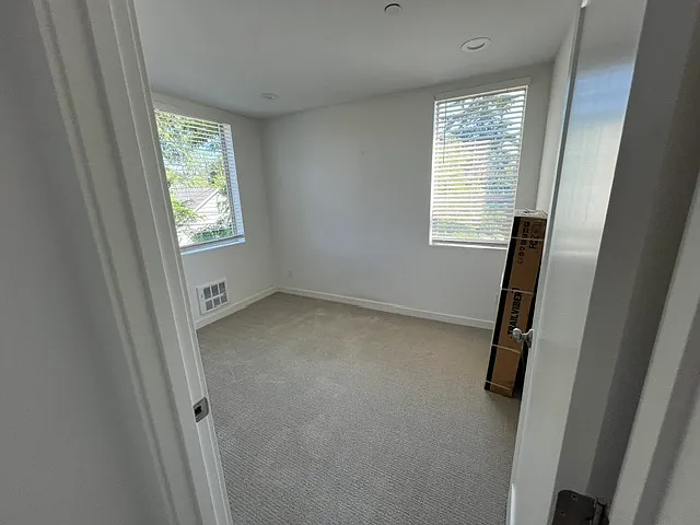 3 bed, 2.5 bath, 1850 sqft, $3,500 — Photo 4