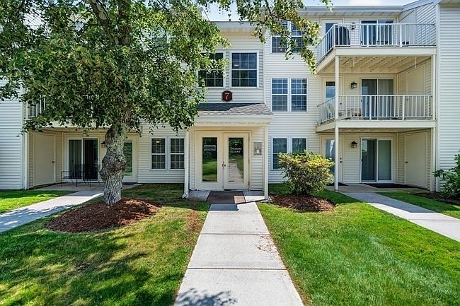 1st image of 7 Thoreau Ct APT 8