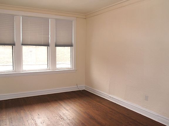 3rd image of 2638-50 N Milwaukee Ave #2640-3