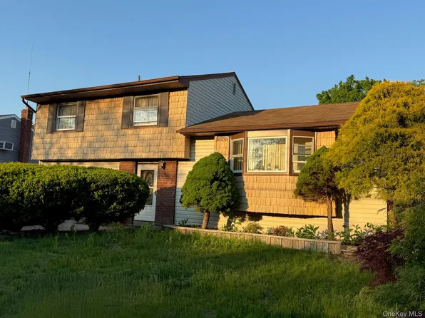 29 Franco Avenue, Selden, NY 11784