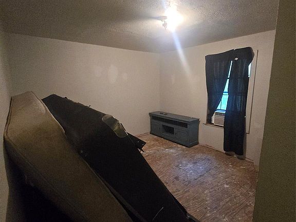 3rd image of 773 The Ole Barney Rd