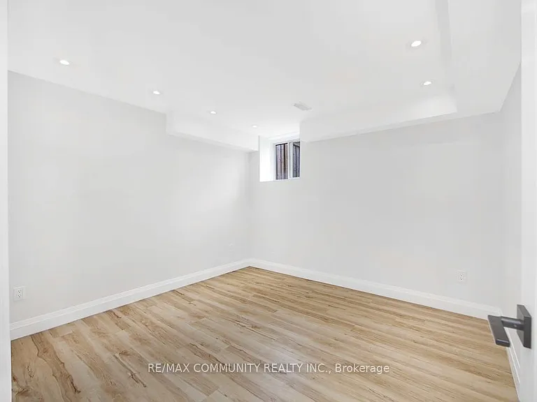 2447 Moonlight Cres #BASEMENT — Photo 13