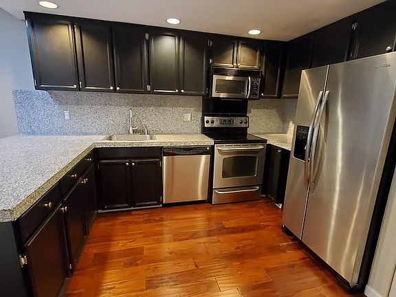 5th image of 4214 W Lake Sammamish Pkwy NE APT 302