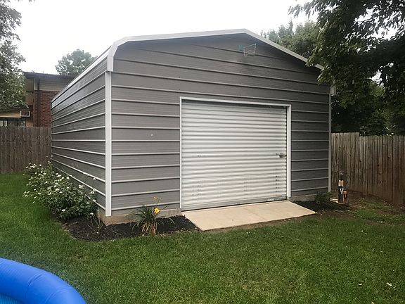 3rd image of 407 Henderson Ave