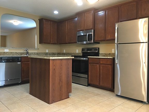 1073190_Kitchen_05162016
