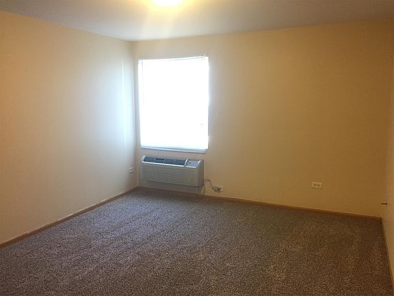 4th image of 103 Silverstone Dr