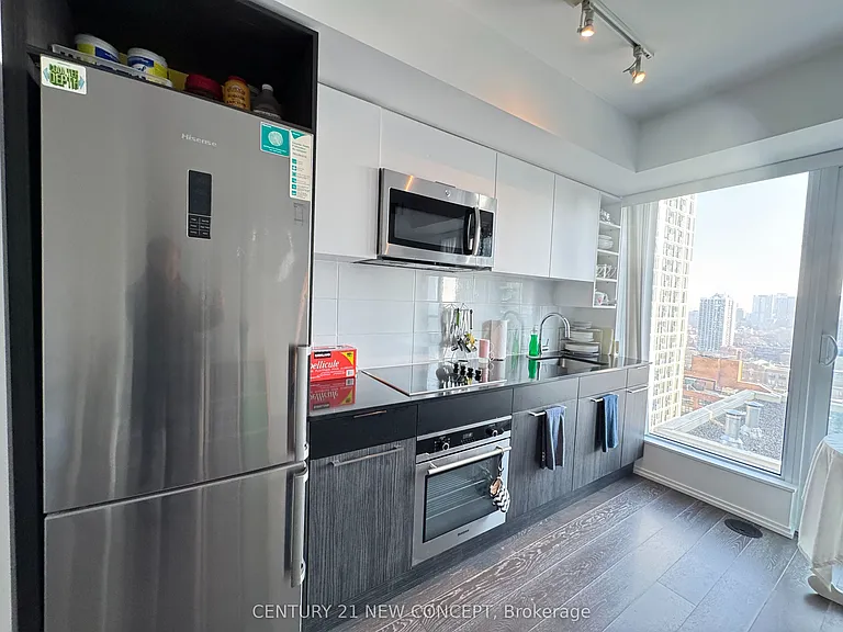 68 Shuter St #1811 — Photo 5