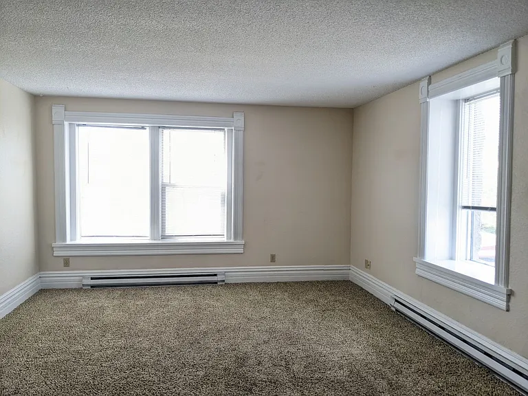 303 1/2 N Warren St — Photo 7