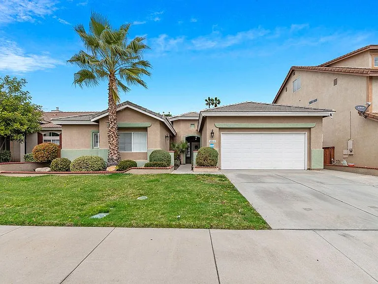 39510 Saint Honore Dr — Photo 1