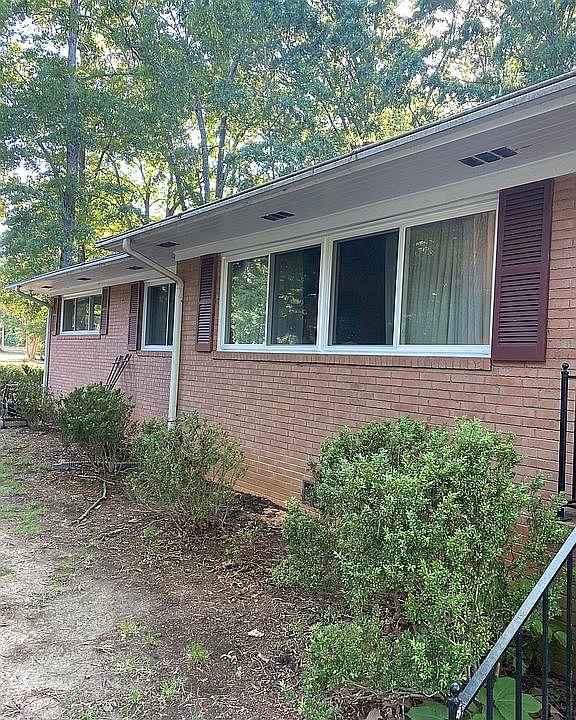 2nd image of 706 S Sutherland Ave