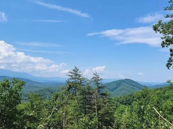 4109 Pearl Valley Rd, Sevierville, TN 37876