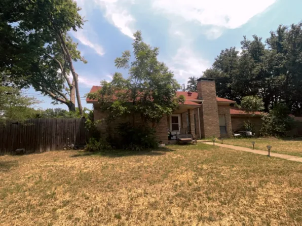 1934 Creekwood Ct, Irving, TX 75060