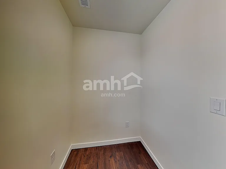 9507 W Shumard St — Photo 9