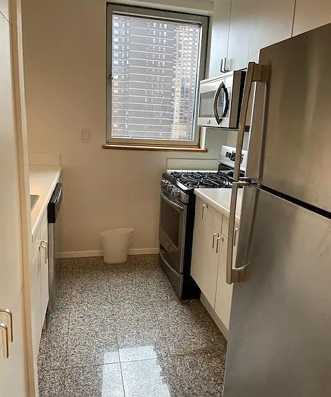 301 W 57th St #18A — Photo 6