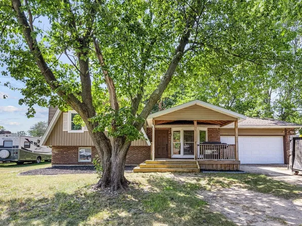 56093 Tanglewood Ln, Osceola, IN 46561