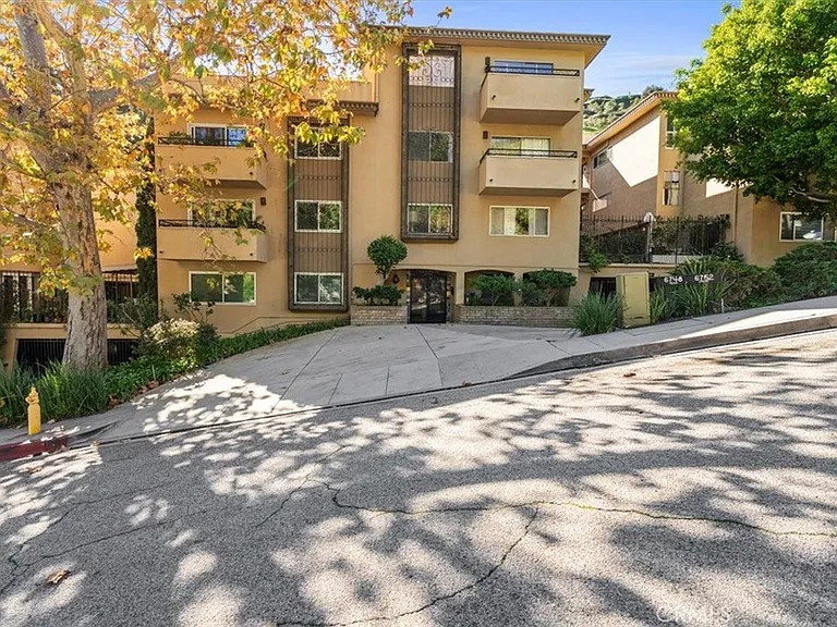 6752 Hillpark Dr #303 — Photo 20