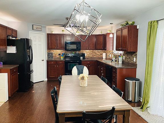 5th image of 42721 Greystone Dr