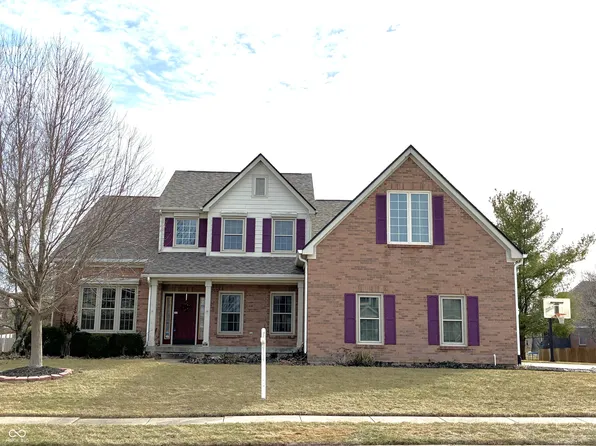 370 Shades Ct, Carmel, IN 46032