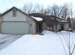 1015 Woodland Springs Pl, Fort Wayne, IN 46825